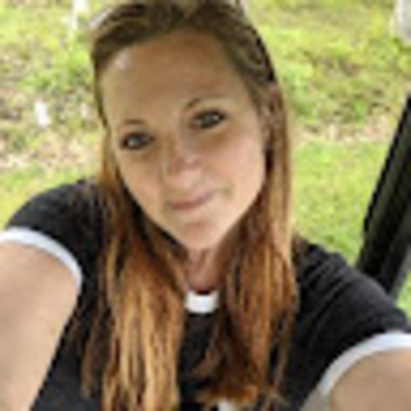 Profile Picture of Brandi Devroe (@brookeville39) on Poshmark