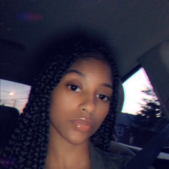 Profile Picture of Ranasjah Snell (@ranasjah) on Poshmark