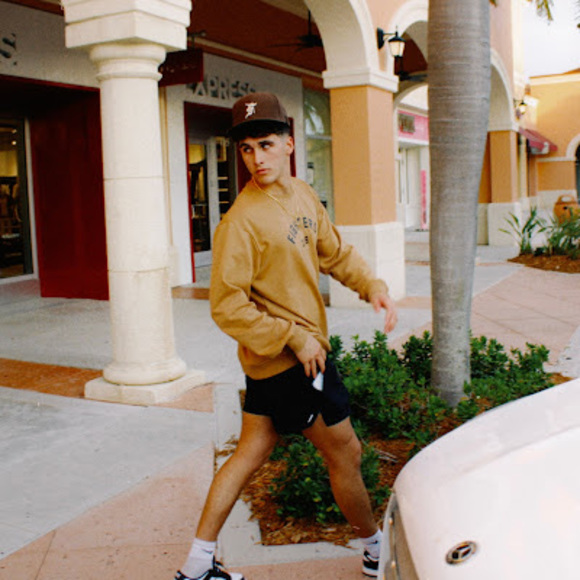 Profile Picture of Nick Colasurdo (@nickcolasurdo7) on Poshmark
