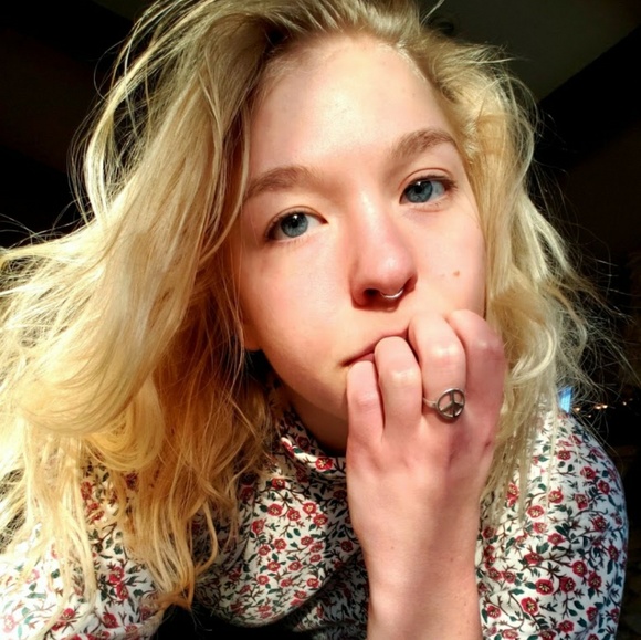 Profile Picture of Emma Gutierrez (@emma_goots) on Poshmark