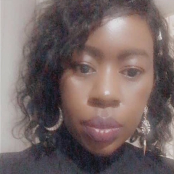 Profile Picture of Tariro Jongwe (@cjongwe) on Poshmark