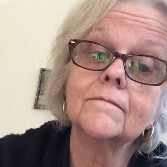 Profile Picture of Joanne Gregory (@joannegregory7) on Poshmark