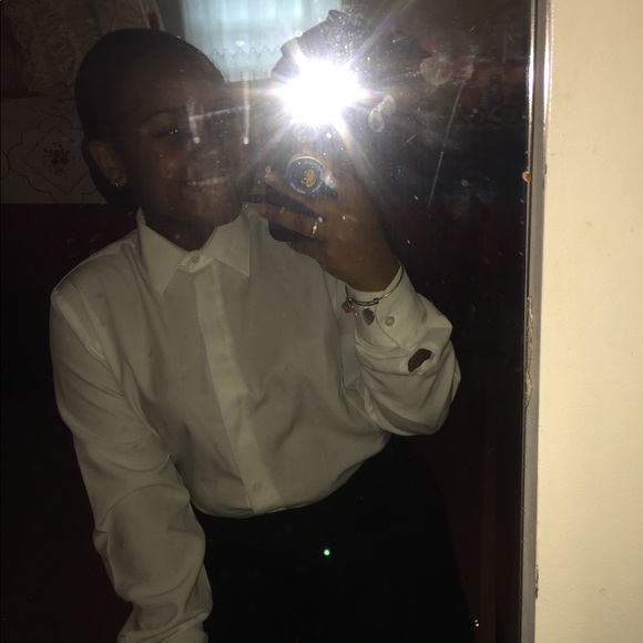 Profile Picture of Junie Mertus (@juniem17) on Poshmark