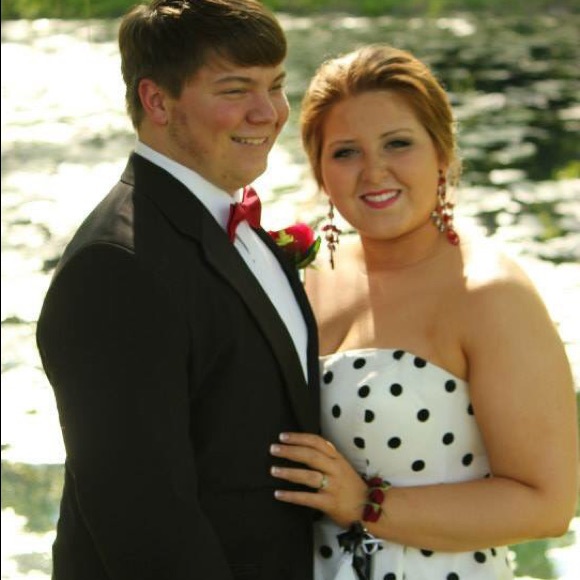 Profile Picture of Mackenzie Gaidos (@mackenzieg1) on Poshmark