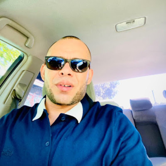 Profile Picture of Rubin Espinales (@rubinespinales) on Poshmark