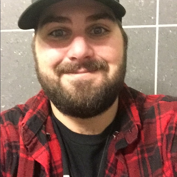 Profile Picture of Justin Cochran (@jc6969) on Poshmark