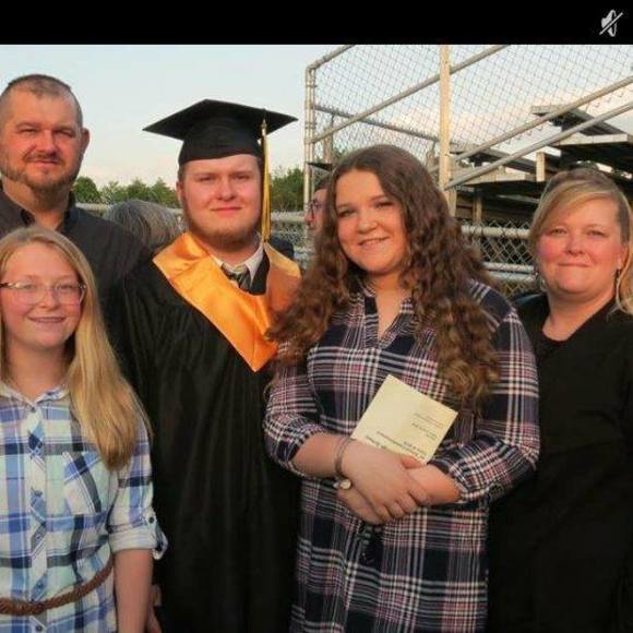 Profile Picture of Dawn Hazeltine (@dawnhazeltine) on Poshmark