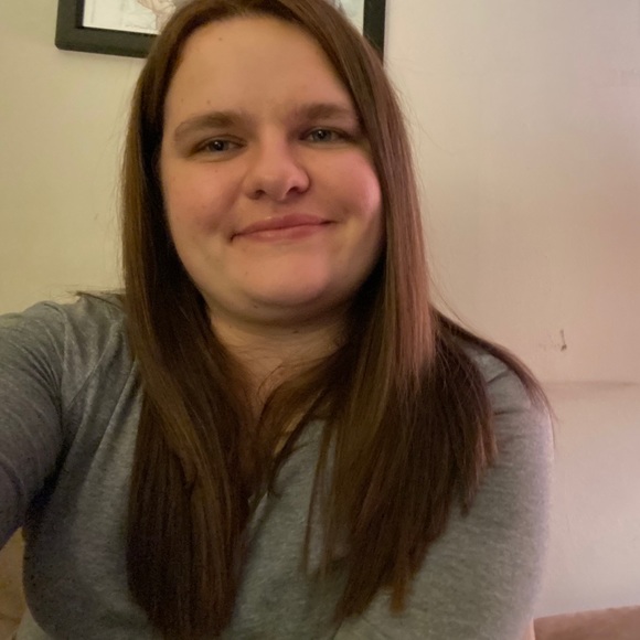 Profile Picture of Bridget Studdert (@bridgetstuddert) on Poshmark