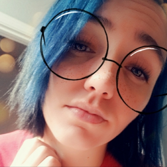 Aryn Grother - Poshmark Profile Picture of Aryn Grother (@aryn_nicholle) on Poshmark