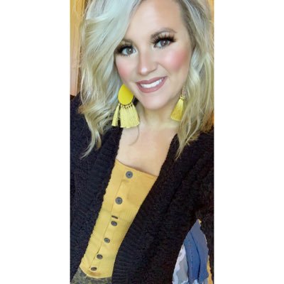 Profile Photo of Amy Hines 🌻 (@ahin2010) on Twitter