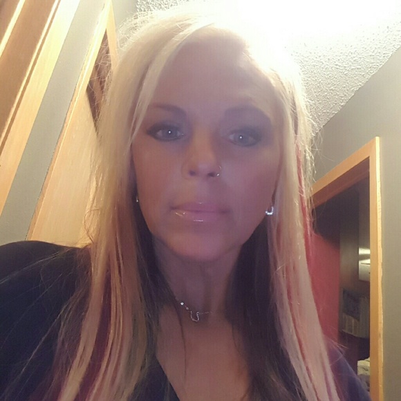 Profile Picture of Brenda Werlein (@bwerlein24) on Poshmark