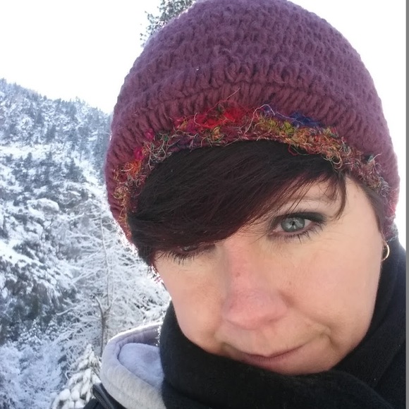 Profile Picture of Heather Blevins (@hblevins33) on Poshmark