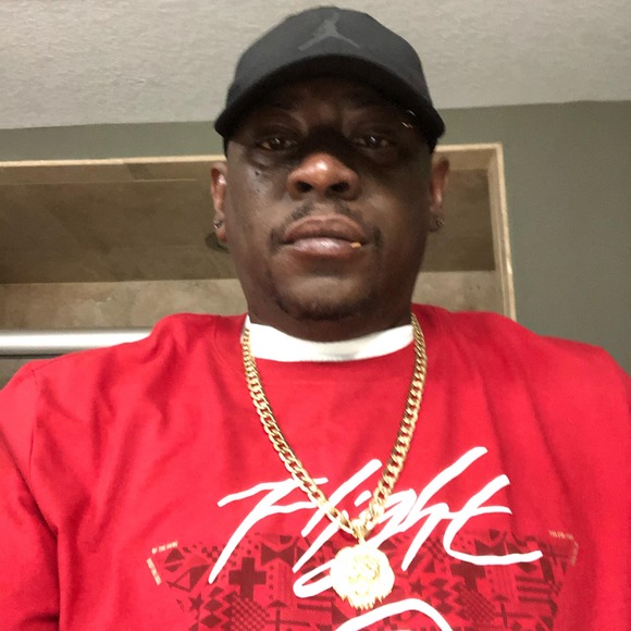 Profile Picture of Kenneth Ross (@rosskenneth05) on Poshmark