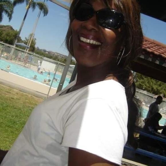 Profile Picture of Debi Segla (@littlebluebox63) on Poshmark