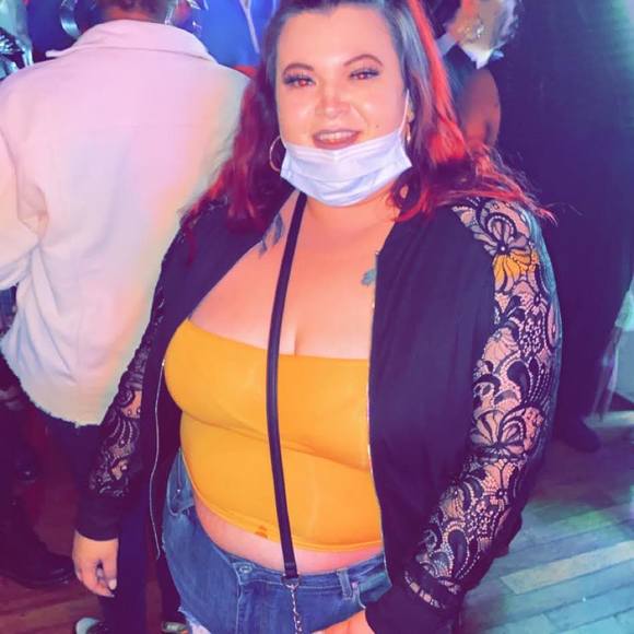 Profile Picture of Kayla Delucca (@crazyykayy95) on Poshmark