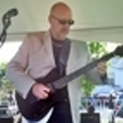 Profile Picture of Jeff Engler (@dejabluguitar) on Twitter