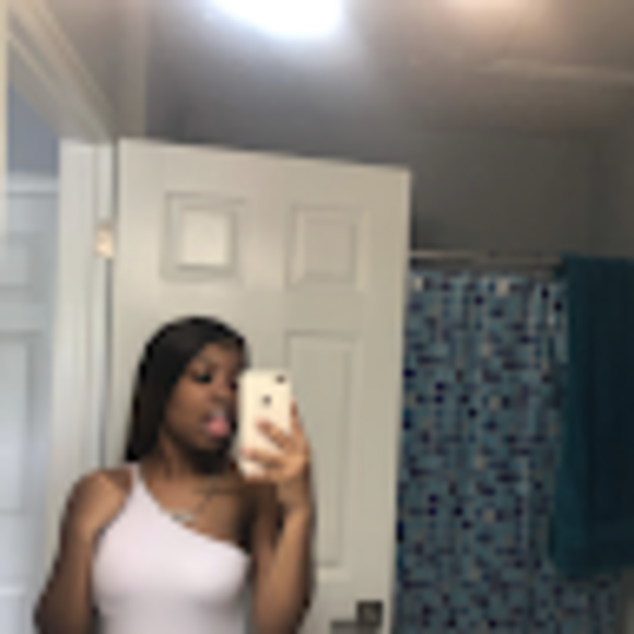 Notsoflawlesssam Njila - Poshmark Profile Picture of Notsoflawlesssam Njila (@n_njila) on Poshmark