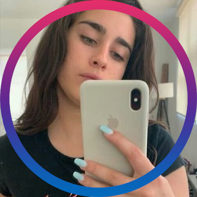 Profile Picture of Claudia 🌞 (@Claux_imbored) on Twitter