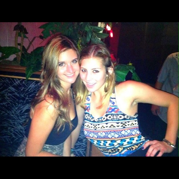 Profile Picture of Lisa Mazzone (@mazzonieponie) on Poshmark