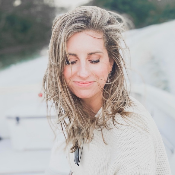 Profile Picture of Emily Obenhaus (@emilyobenhaus) on Poshmark