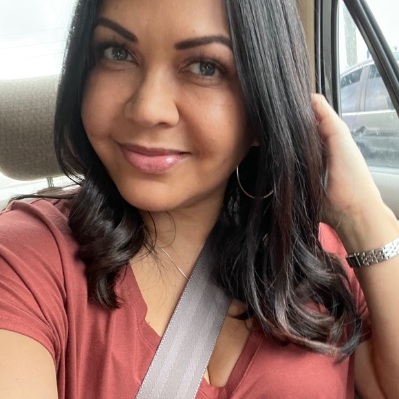 Profile Picture of Yolanda Alejandro (@prskygirl) on Poshmark