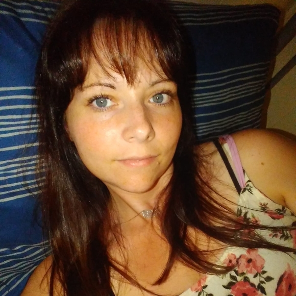 Profile Picture of Annie Macwilliams (@anniemacwilliam) on Poshmark