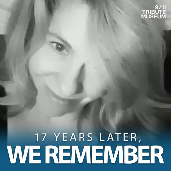 Profile Picture of Kelly Pihera (@crazyninjagirl) on Poshmark