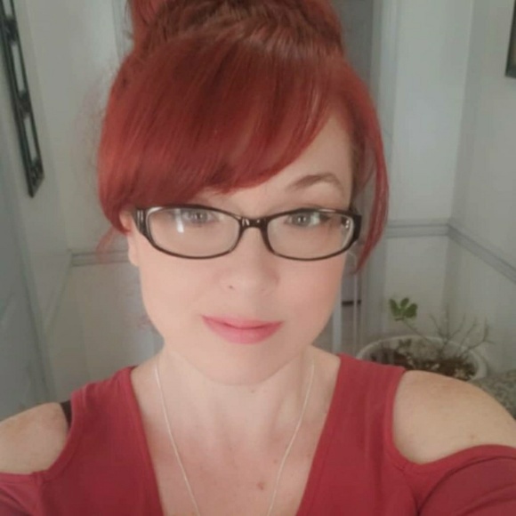 Profile Picture of Tiffany Searles (@retro_cherry) on Poshmark