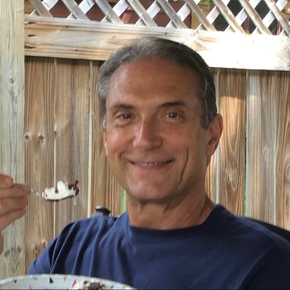 Profile Picture of Gerald Henthorn (@geraldhenthorn) on Poshmark