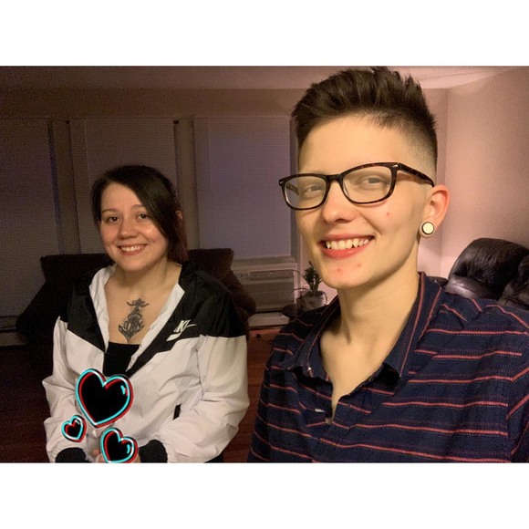 Profile Picture of Ashley Vanluven (@ashleyvanluven) on Poshmark