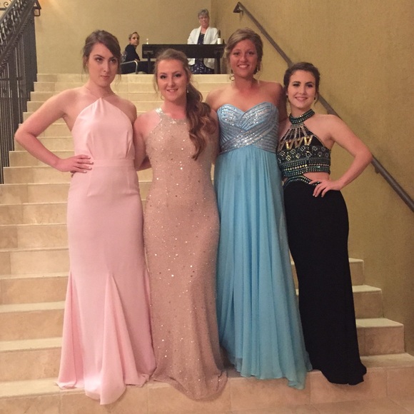 Profile Picture of Maggie Stauble (@maggiestauble) on Poshmark