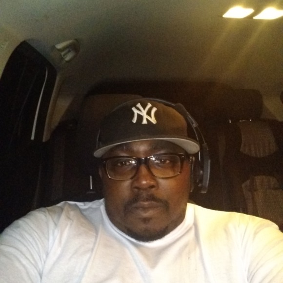 Profile Picture of Reginald Hooks (@reginaldhooks) on Poshmark