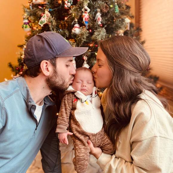 Profile Picture of Ashley Yeates (@ashleyjyeates) on Poshmark