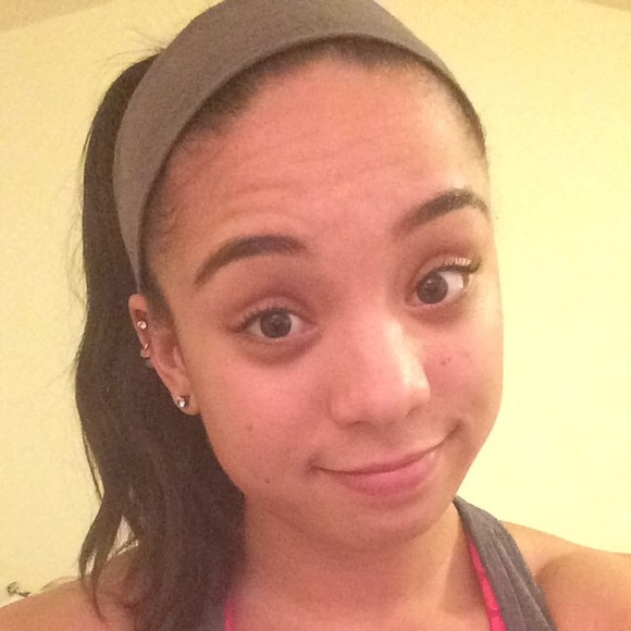 Profile Picture of Amanda Laurito (@alaurit1) on Poshmark