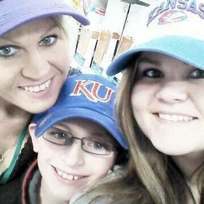 Profile Picture of Kris Heaton (@KhLilmamaof6) on Twitter