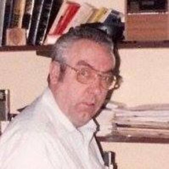 Profile Picture of Ted Holmen (@tedh1031) on Poshmark