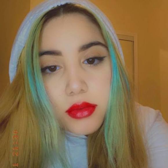 Profile Picture of Amaya Esquijarosa (@amaya146) on Poshmark