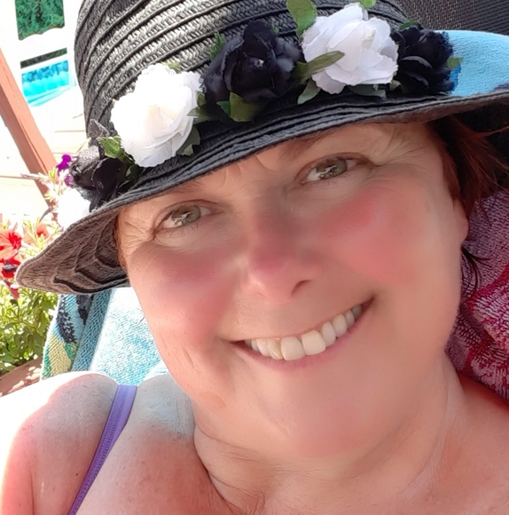 Profile Picture of Kimberly Benoit (@claude29) on Poshmark
