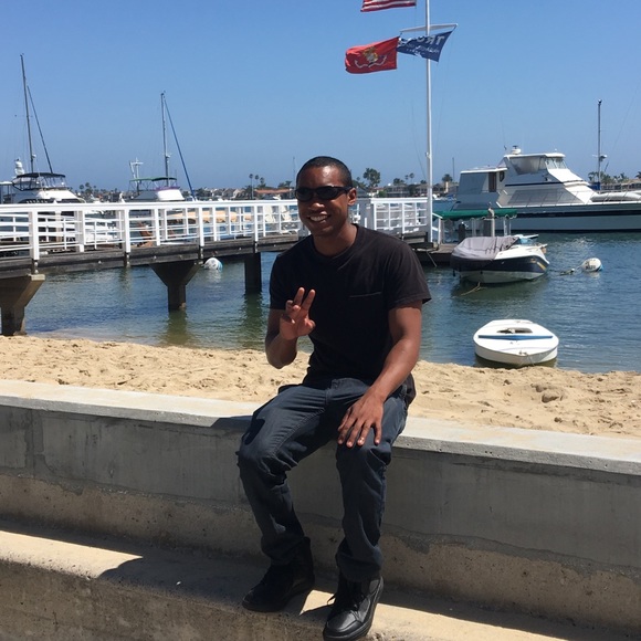 Profile Picture of Sharif Hicks (@shariffromjapan) on Poshmark