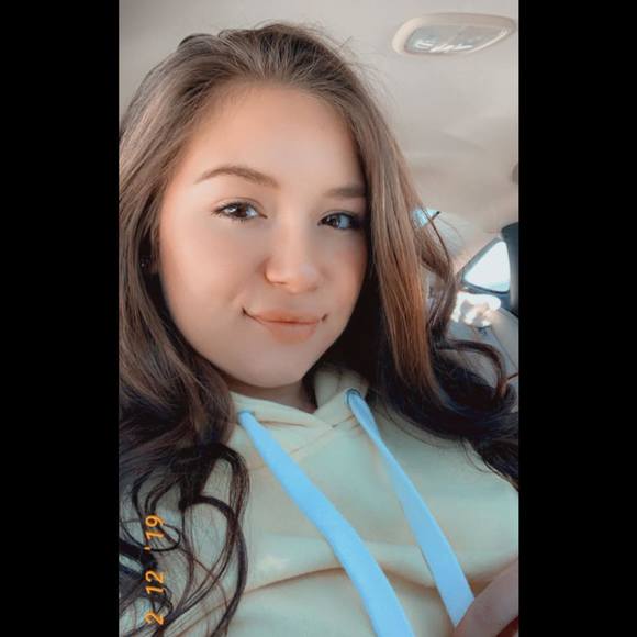Profile Picture of Amber Alonso (@ambera003) on Poshmark