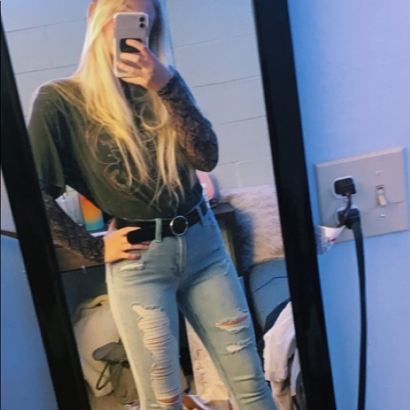 Profile Picture of Noelle Walsh (@noellerwalsh23) on Poshmark