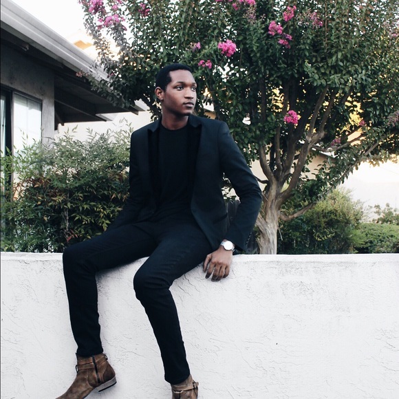 Profile Picture of Loren Brown (@_lorenbrown_) on Poshmark