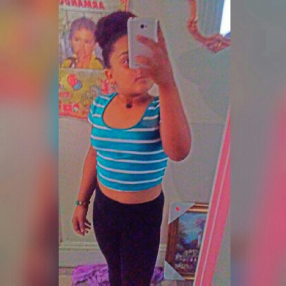 Profile Picture of Aaliyah Jaeschke (@g0ldenli) on Poshmark