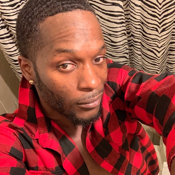 Profile Picture of Jonate Jeter (@maccabeepv) on Poshmark