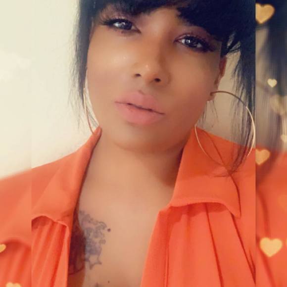 Profile Picture of Bianca Irving (@biancairving) on Poshmark