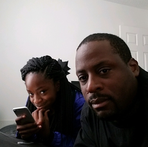 Profile Picture of Dee Freeman (@deegotitall) on Poshmark