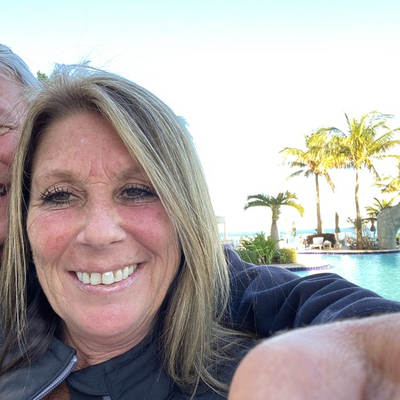 Profile Picture of Tina Foglietta (@tfog2112) on Poshmark