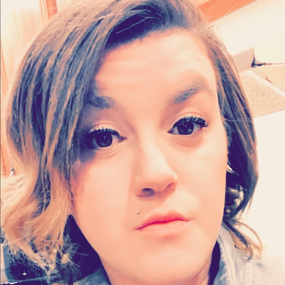 Profile Picture of Christina Karpinski (@christinakarpin) on Poshmark