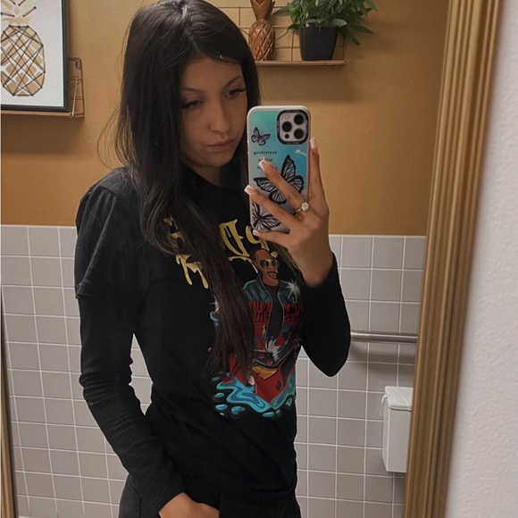 Profile Picture of Olivia Canez (@oliviacanez) on Poshmark