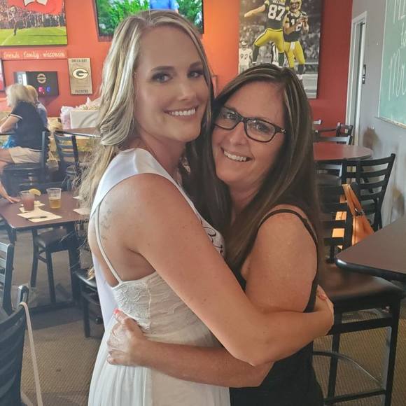 Profile Picture of Jessica Ewaskowitz (@jewaskowitz1) on Poshmark